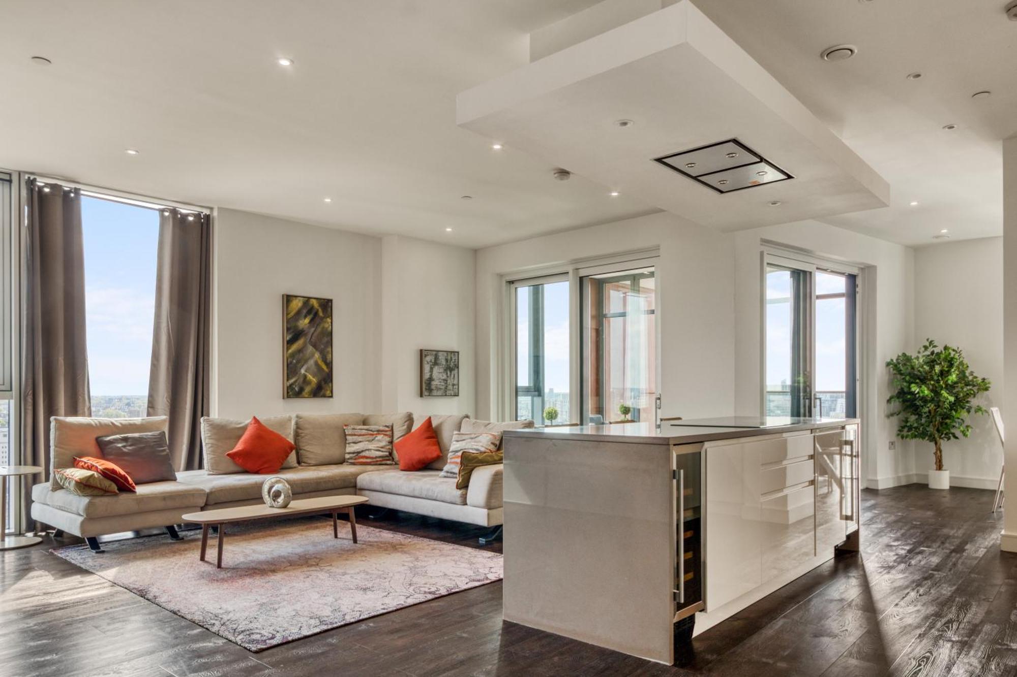 Stunning 360º View Luxurious Penthouse Apartment ลอนดอน ภายนอก รูปภาพ