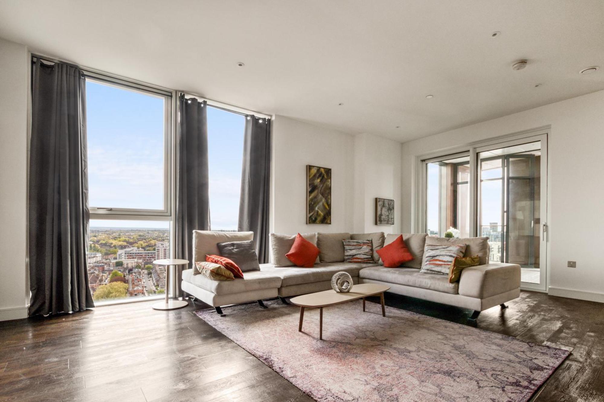 Stunning 360º View Luxurious Penthouse Apartment ลอนดอน ภายนอก รูปภาพ