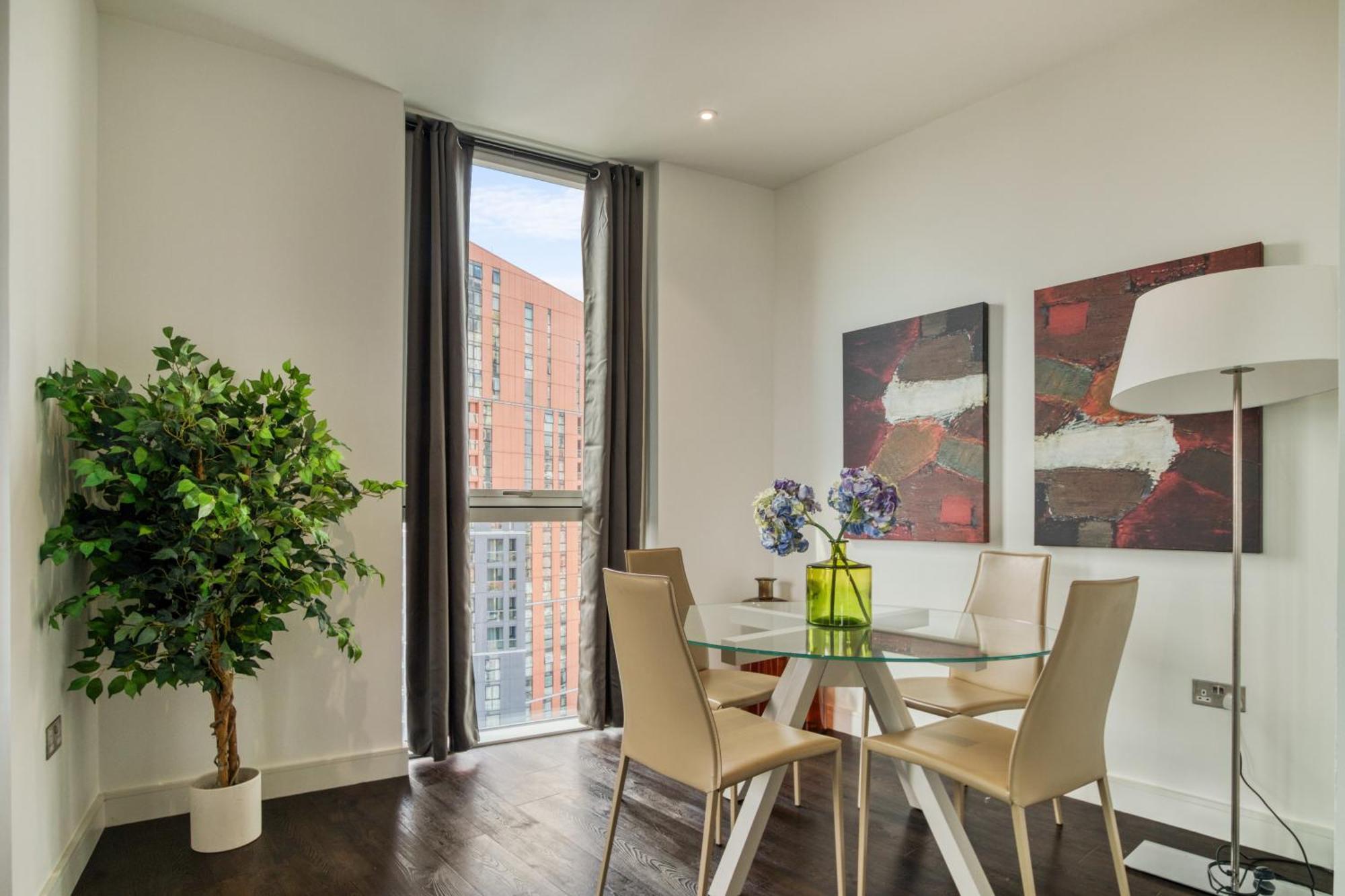 Stunning 360º View Luxurious Penthouse Apartment ลอนดอน ภายนอก รูปภาพ