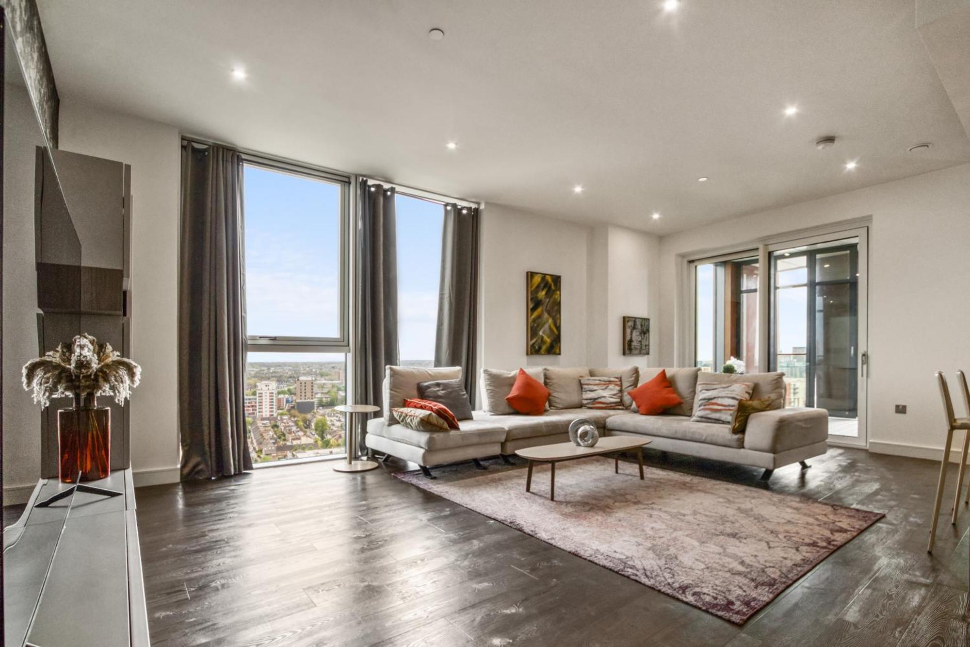 Stunning 360º View Luxurious Penthouse Apartment ลอนดอน ภายนอก รูปภาพ