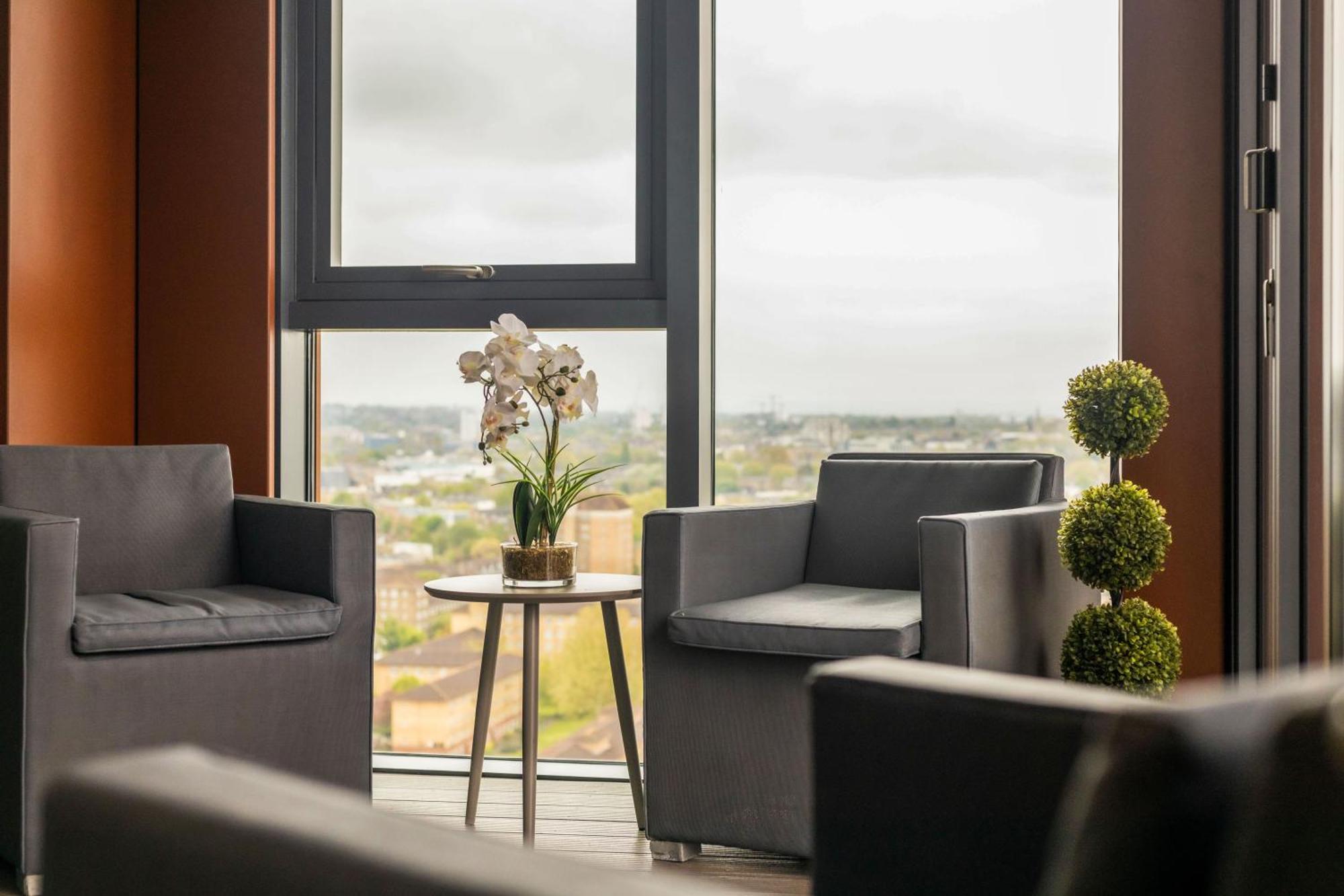 Stunning 360º View Luxurious Penthouse Apartment ลอนดอน ภายนอก รูปภาพ